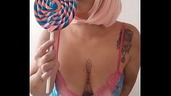 A delícia que é chupar um homem que nem uma puta