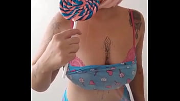 A delícia que é chupar um homem que nem uma puta