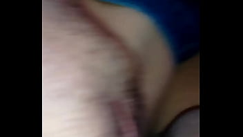 Gozando dentro da buceta da molhada