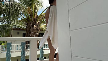 Fit girl beckoned me after pool at her appartment for some fun