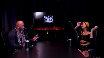 Fez seu primeiro filme como atriz sua primeira experiência de sexo anal foi horrível e quando fez o hard nick niquita watch sheer red