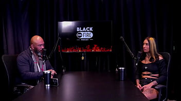 Fez seu primeiro filme como atriz sua primeira experiência de sexo anal foi horrível e quando fez o hard nick niquita watch sheer red