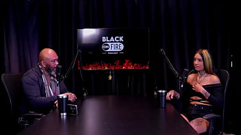 Fez seu primeiro filme como atriz sua primeira experiência de sexo anal foi horrível e quando fez o hard nick niquita watch sheer red