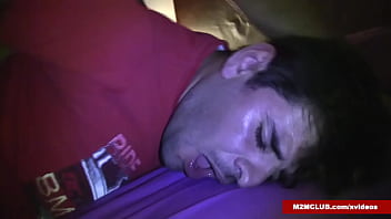 Taxista Bisex Follando A Un Pasajero thumbnail