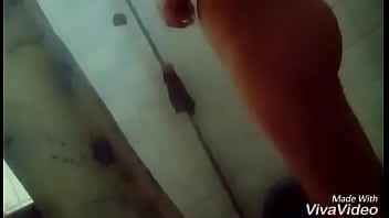 Mi mujer en la ducha