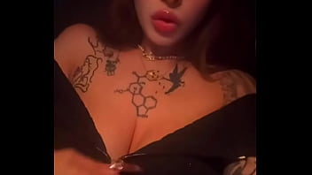 Please enjoy my cleavage