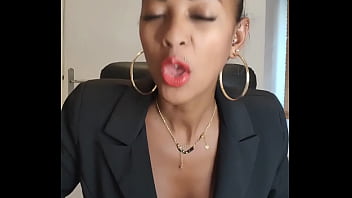 Story public joi en mode directrice sextape à retrouver ce soir en libre accès