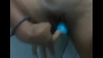 Brincando com a ppk no banho