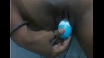 Brincando com a ppk no banho