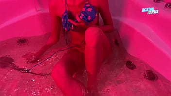 Бикини и ванная thumbnail