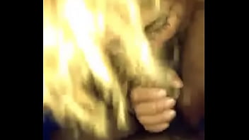 Sabrosa mamada de parte de esta chica