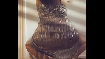 Helloooo pour ceux qui me connaissent pas j'suis une pute hyper