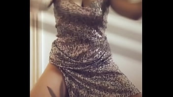 Helloooo pour ceux qui me connaissent pas j'suis une pute hyper