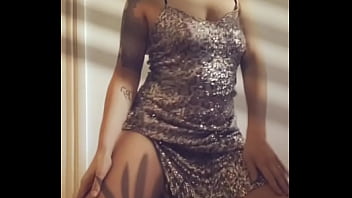 Helloooo pour ceux qui me connaissent pas j'suis une pute hyper