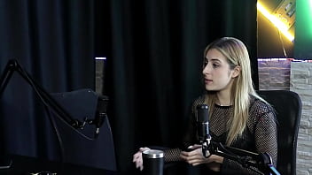 Ela não conseguiu chupar o pau dele falou sobre seu começo e o cliente enrolou no sexo oral em lugar errado yasmin pariz & ktal vagabundo do bom sheer red