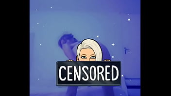 J'ai des invités dans la pièce d'à côté mais je ne peux m'empêcher de me