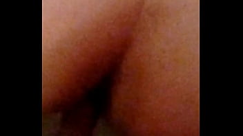 Comendo a coroa rabuda