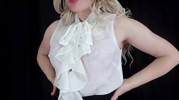 Teaser sexy blonde pawg thinks a break from work is a good idea