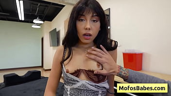 Watch naughty teenager getting clit rubbed cunt eaten and gives nice tug