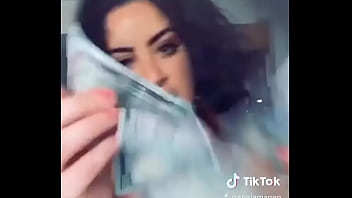 She make it twerking