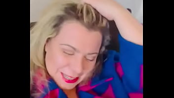 Cindy habillée mais oui monsieur ça arrive enfin c'est pour mieux me