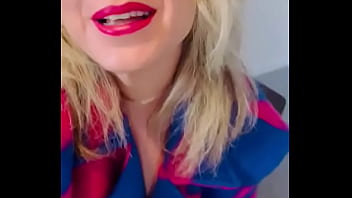 Cindy habillée mais oui monsieur ça arrive enfin c'est pour mieux me