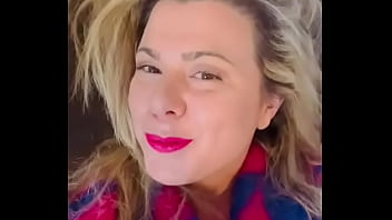 Cindy habillée mais oui monsieur ça arrive enfin c'est pour mieux me