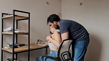 Mi mejor amigo no me deja concentrar le pido que me enchastre toda