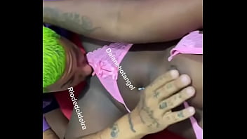 Enquanto eu mamava meu corno riodedoideira me chupava deliciosamente me deixando mais excitada tudo isso você encontra