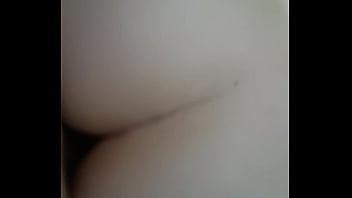 Tirei camisinha gozei dentro da buceta