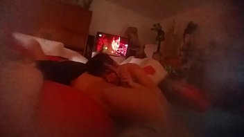 Schwanzraspel blaest und fickt