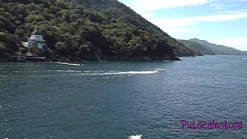 Ella nos muestra porque es una diosa a la hora de hacer squirts