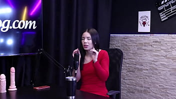 Safada desabafa no topcast e diz que prefere um pau grosso do que um pau grande toda essa putaria completa no red