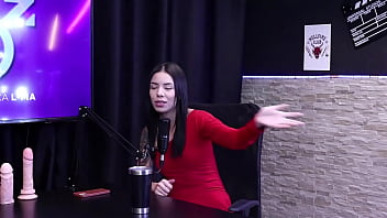 Safada desabafa no topcast e diz que prefere um pau grosso do que um pau grande toda essa putaria completa no red