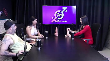 Safada desabafa no topcast e diz que prefere um pau grosso do que um pau grande toda essa putaria completa no red