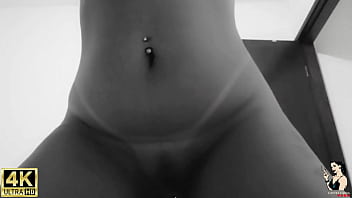 Trailer fitness model alone after the gym suellen santos