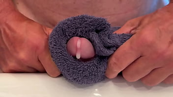 Me masturbating to orgasm 28