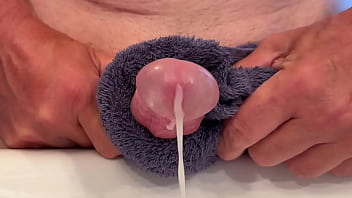 Me masturbating to orgasm 28