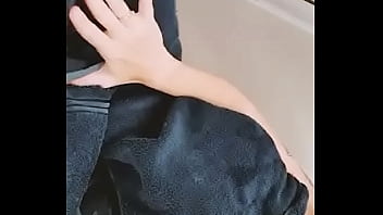 La vidéo du mercredi est en ligne je me fais jouir dans les vestiaires de