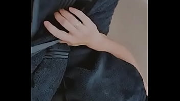 La vidéo du mercredi est en ligne je me fais jouir dans les vestiaires de