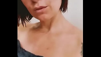 La vidéo du mercredi est en ligne je me fais jouir dans les vestiaires de