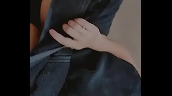 La vidéo du mercredi est en ligne je me fais jouir dans les vestiaires de