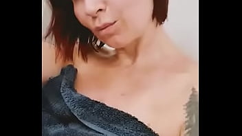 La vidéo du mercredi est en ligne je me fais jouir dans les vestiaires de