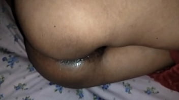 मेरी गांड़ में कुछ भी घुसा दो मुझे पता ही नही चलता