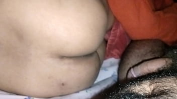 मेरी गांड़ में कुछ भी घुसा दो मुझे पता ही नही चलता