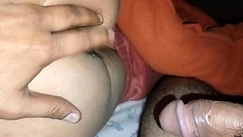 मेरी गांड़ में कुछ भी घुसा दो मुझे पता ही नही चलता