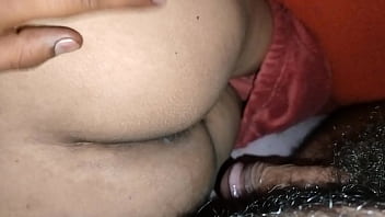 मेरी गांड़ में कुछ भी घुसा दो मुझे पता ही नही चलता