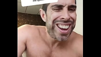 Manda aí pro seu amigo q só quer saber da amante pra ele entender q alguem está mexendo nas gavetas dele