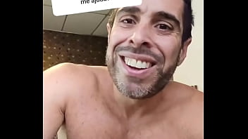 Manda aí pro seu amigo q só quer saber da amante pra ele entender q alguem está mexendo nas gavetas dele