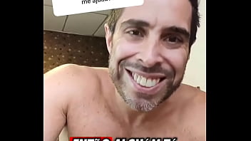 Manda aí pro seu amigo q só quer saber da amante pra ele entender q alguem está mexendo nas gavetas dele